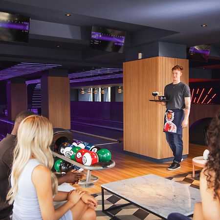 Yotel Glasgow Ngoại thất bức ảnh Bowling alley in Las Vegas
