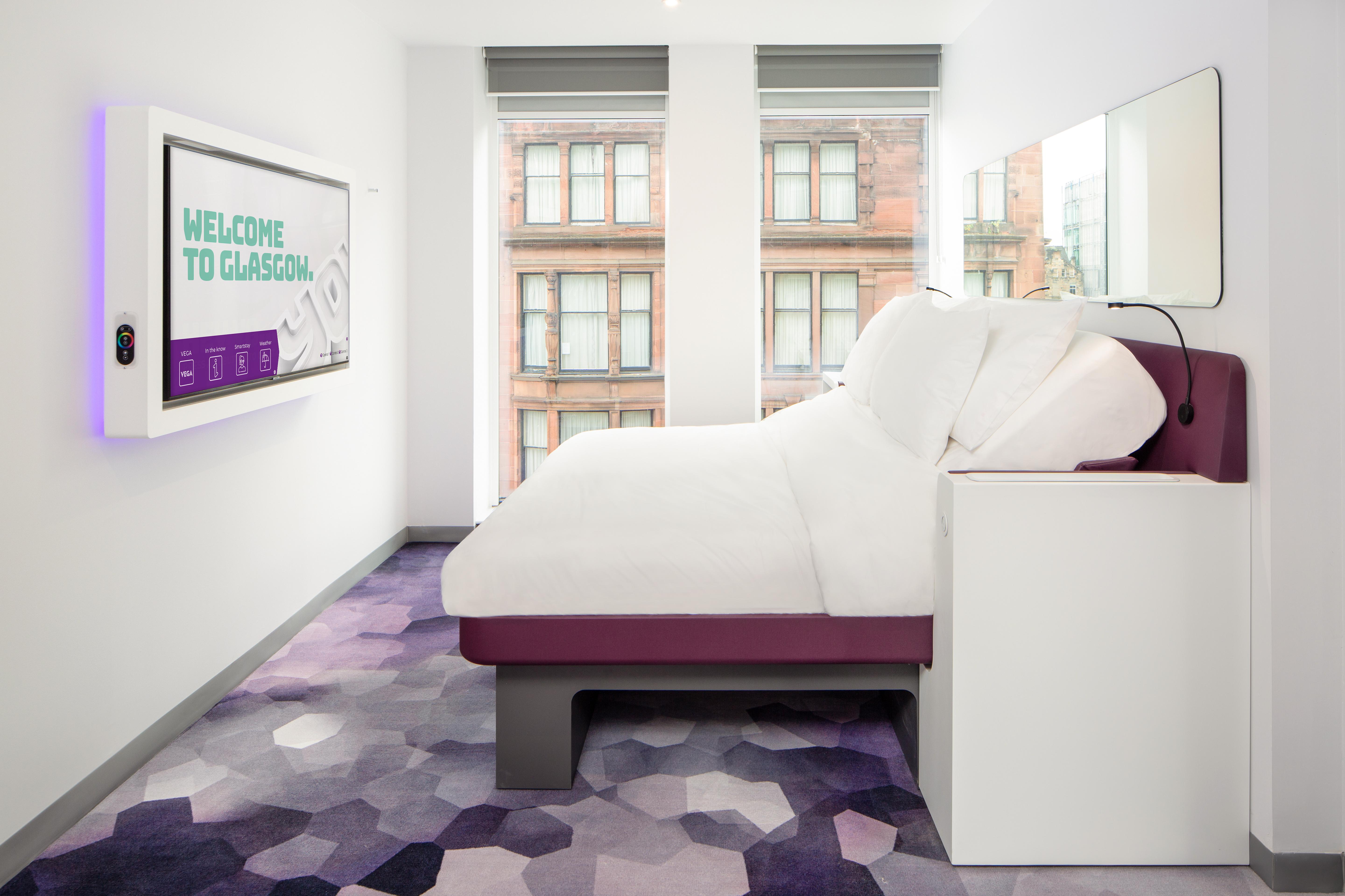 Yotel Glasgow Ngoại thất bức ảnh A room at the new Zleep hotel in Glasgow
