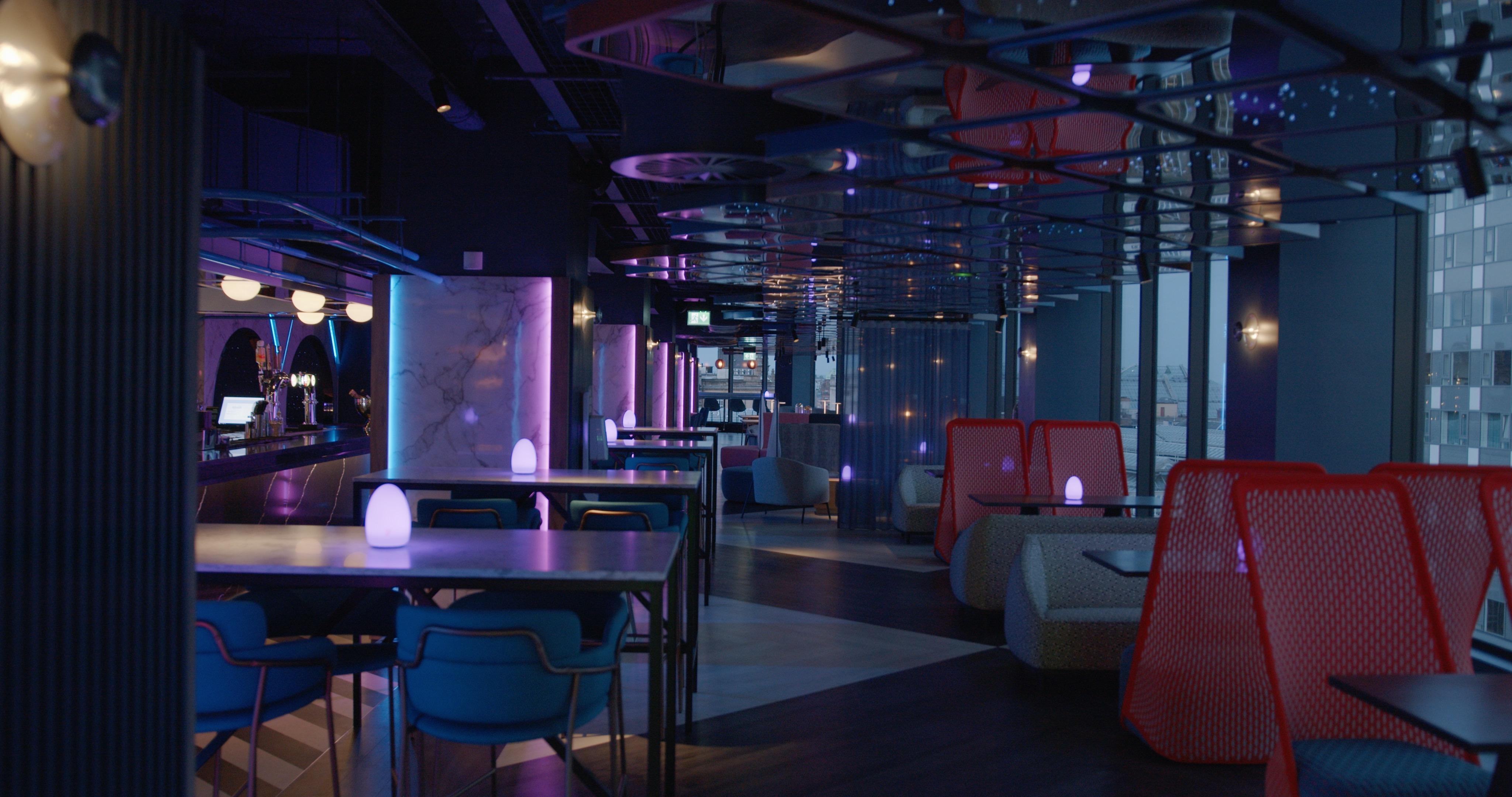 Yotel Glasgow Ngoại thất bức ảnh Interior of the bar