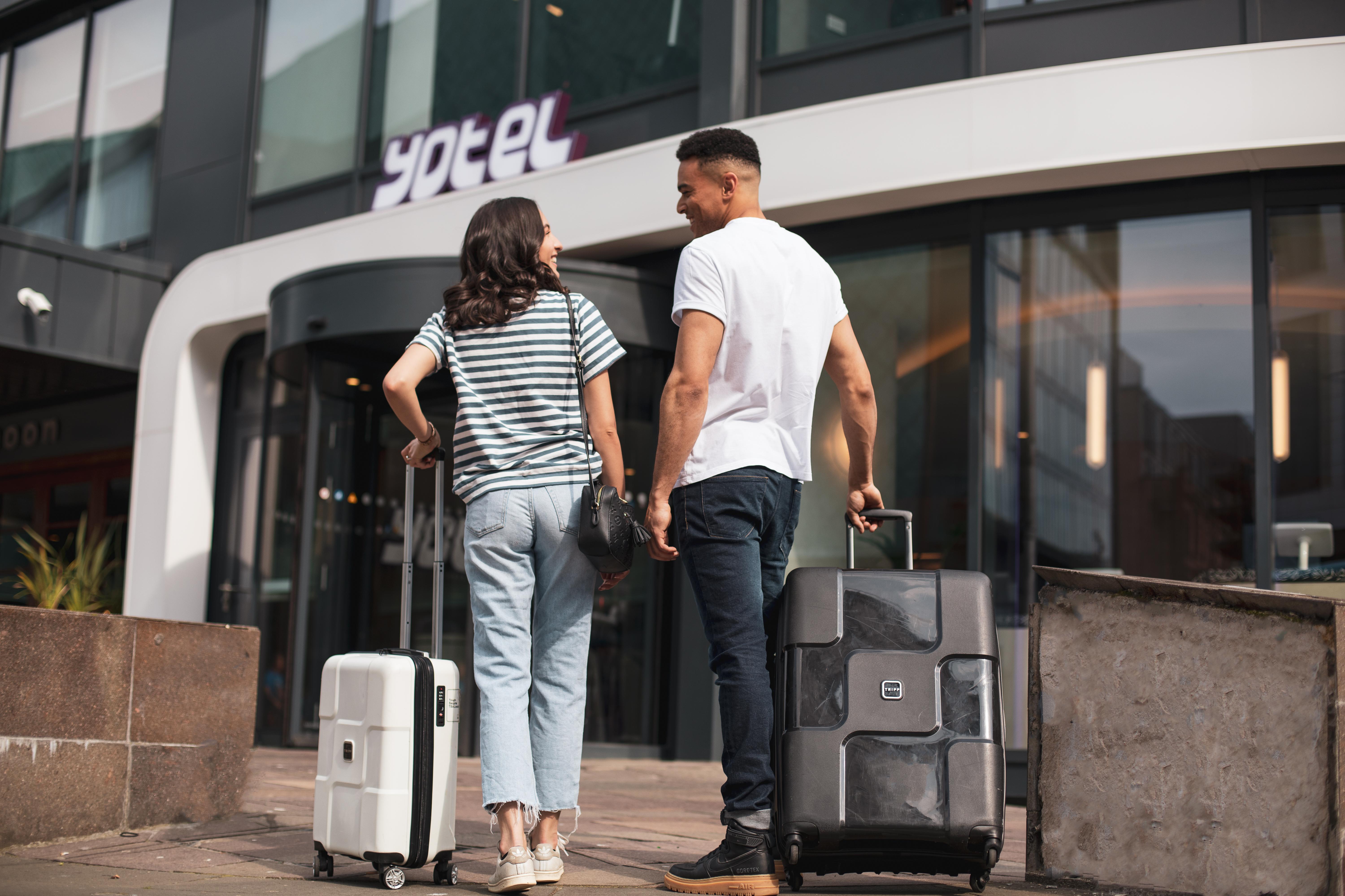 Yotel Glasgow Ngoại thất bức ảnh "I'm here to stay for a few days."